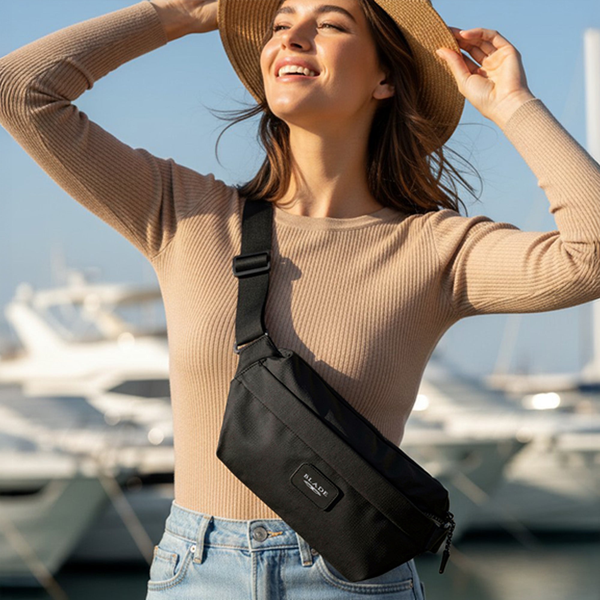 BLADE CROSSBODY BAG BLACK