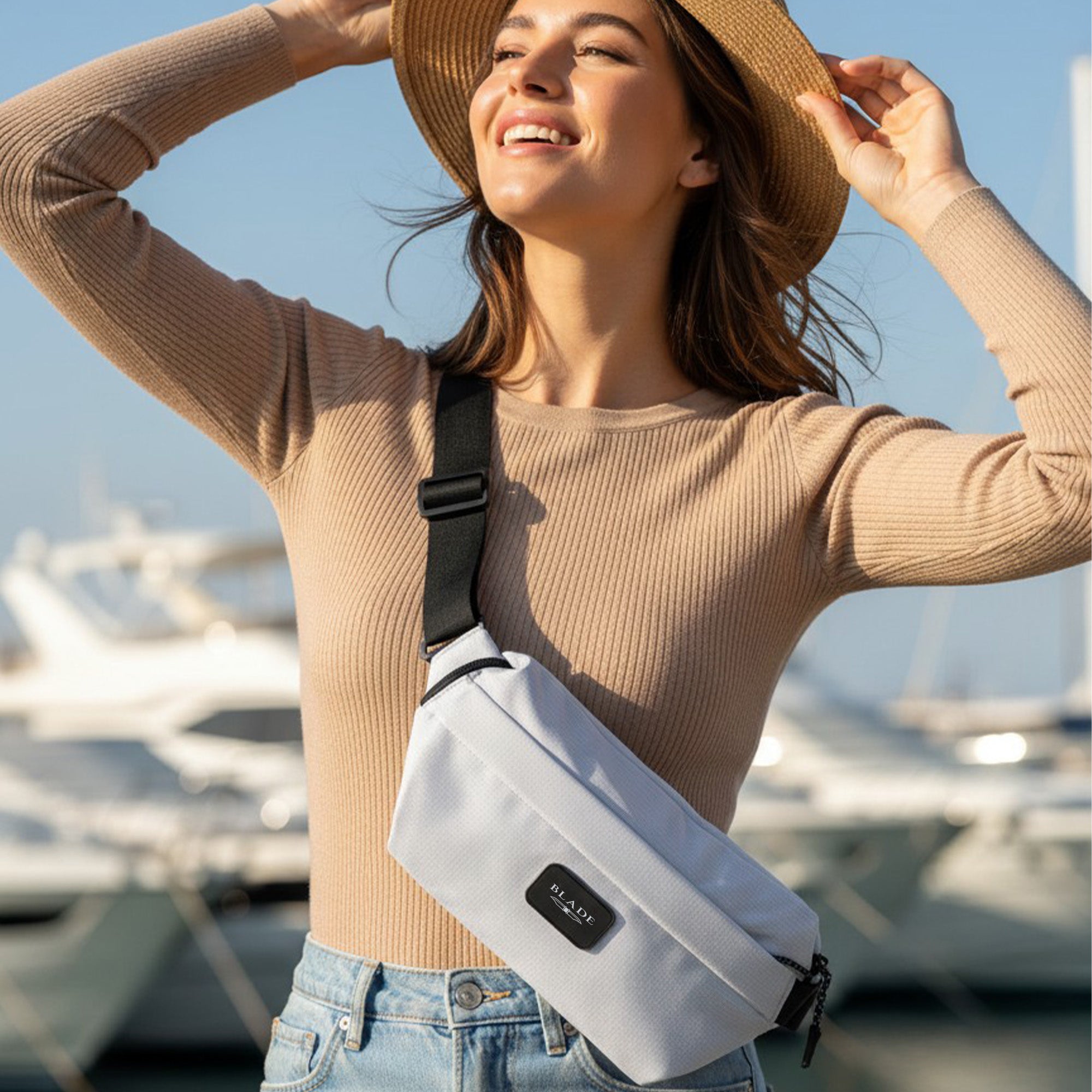 BLADE CROSSBODY BAG FROST